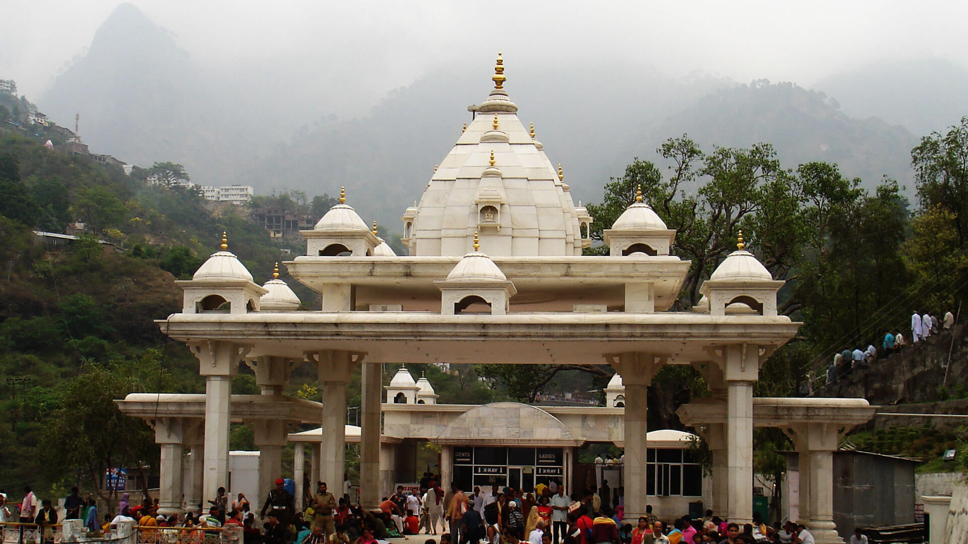 Vaishno Devi - History, Architecture, Sightseeing, Location | Adotrip